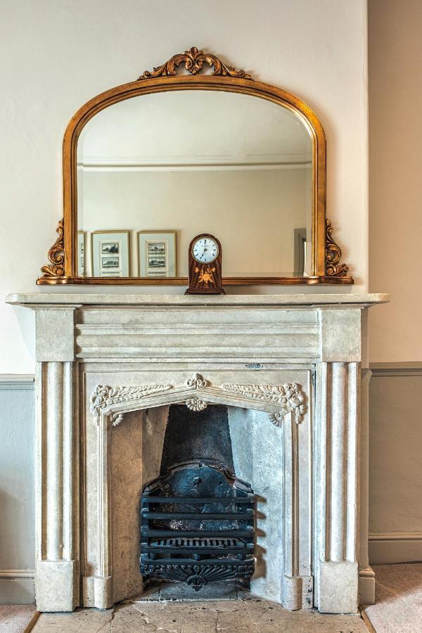 The Black Lion, Long Melford Buitenkant foto